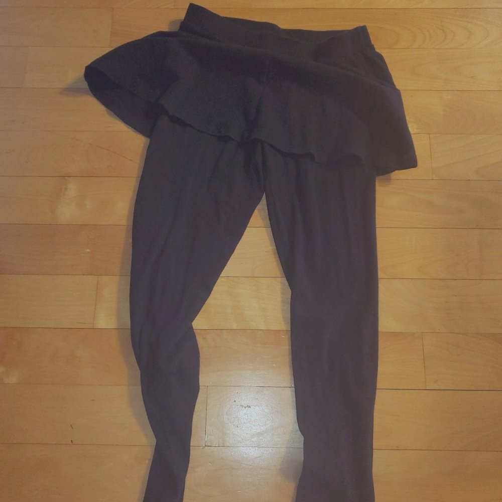 Miss Chie Vous  Black legging with attached skirt - Childs Large size